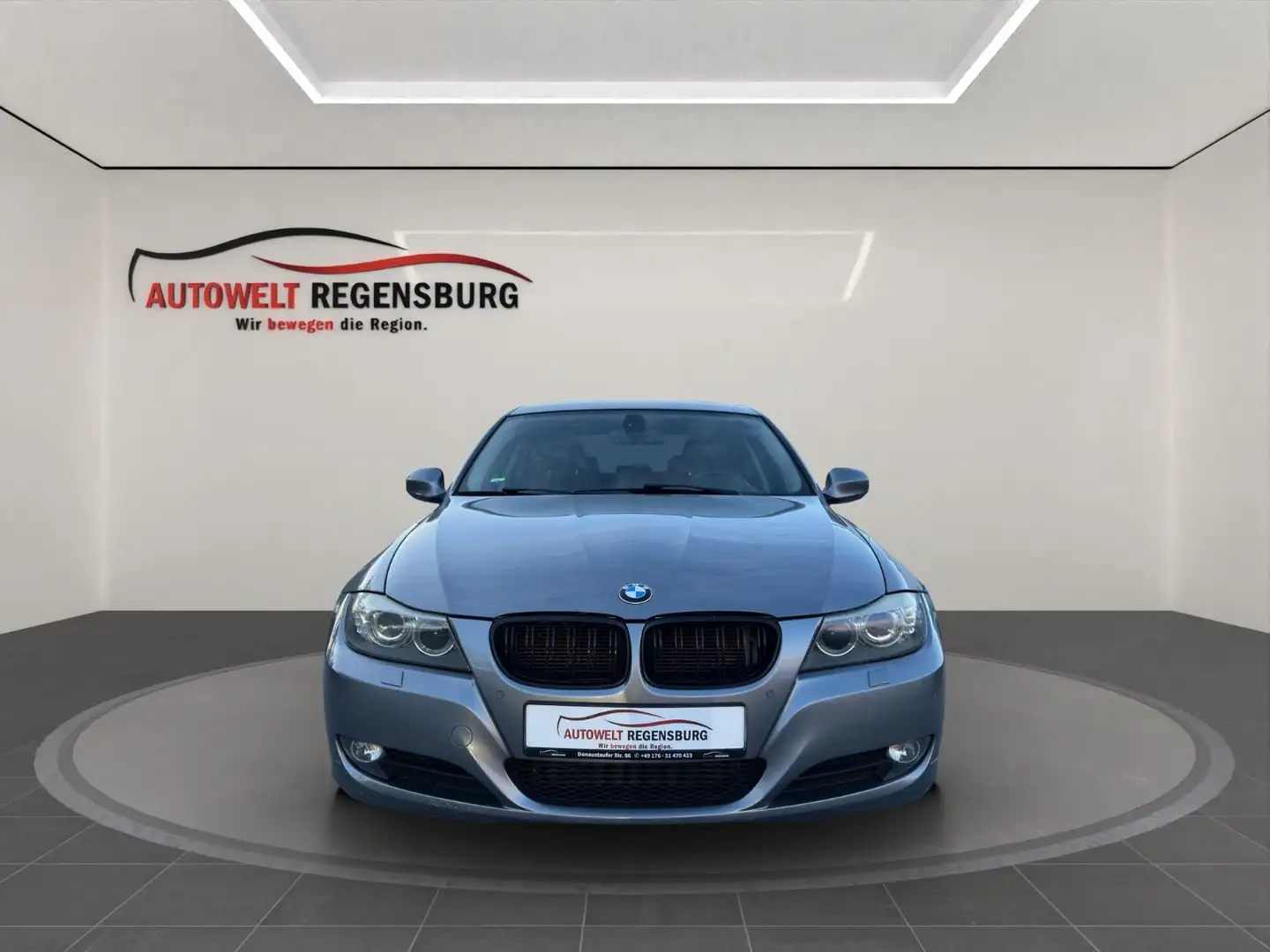 BMW 318 d XEN NAVI SHZ AUTOMATIK BC NS PDC TEMPO ALU Grijs - 2