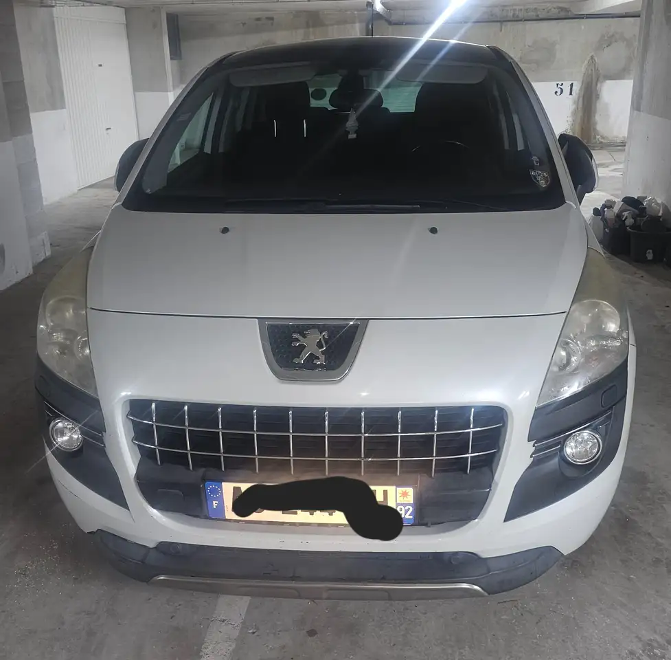 Peugeot 3008 2.0 HDi 16V 150ch FAP FÃ©line