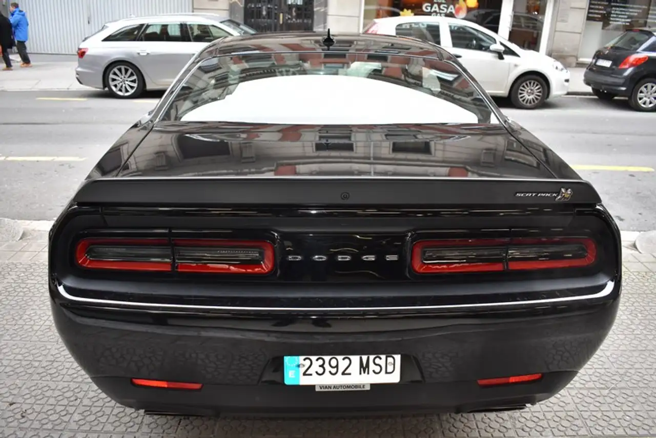 Dodge Challenger 2024 — фото 12
