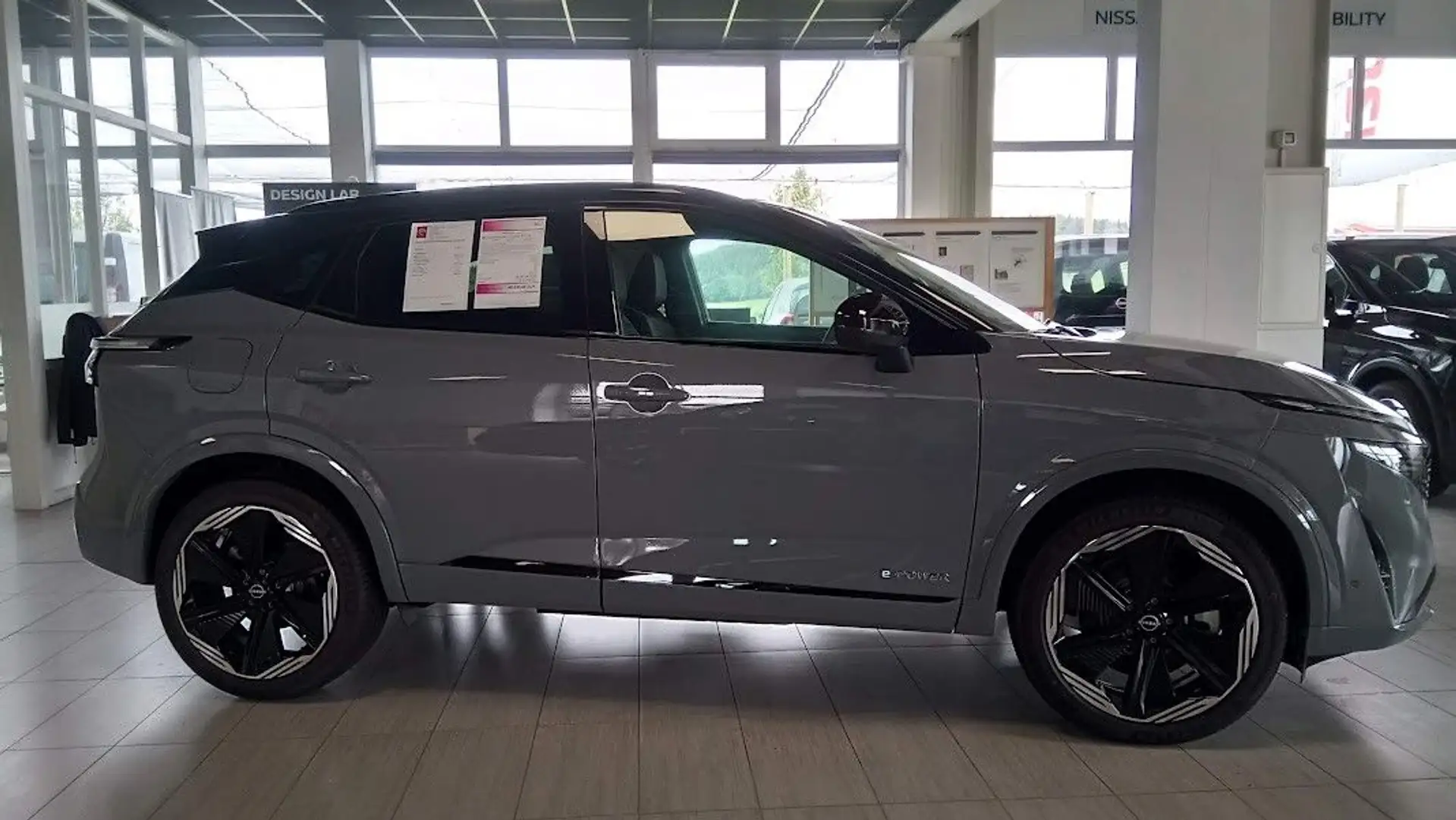 Nissan Qashqai 1.5VC-T e-Power AT N-Design Komfort Plus Grau - 2