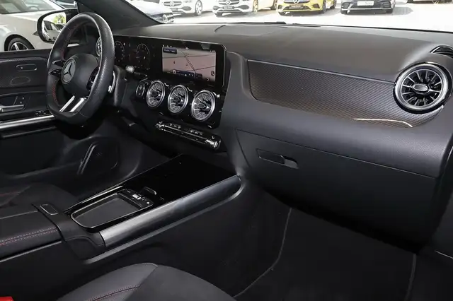 Mercedes-Benz B-Class view 8
