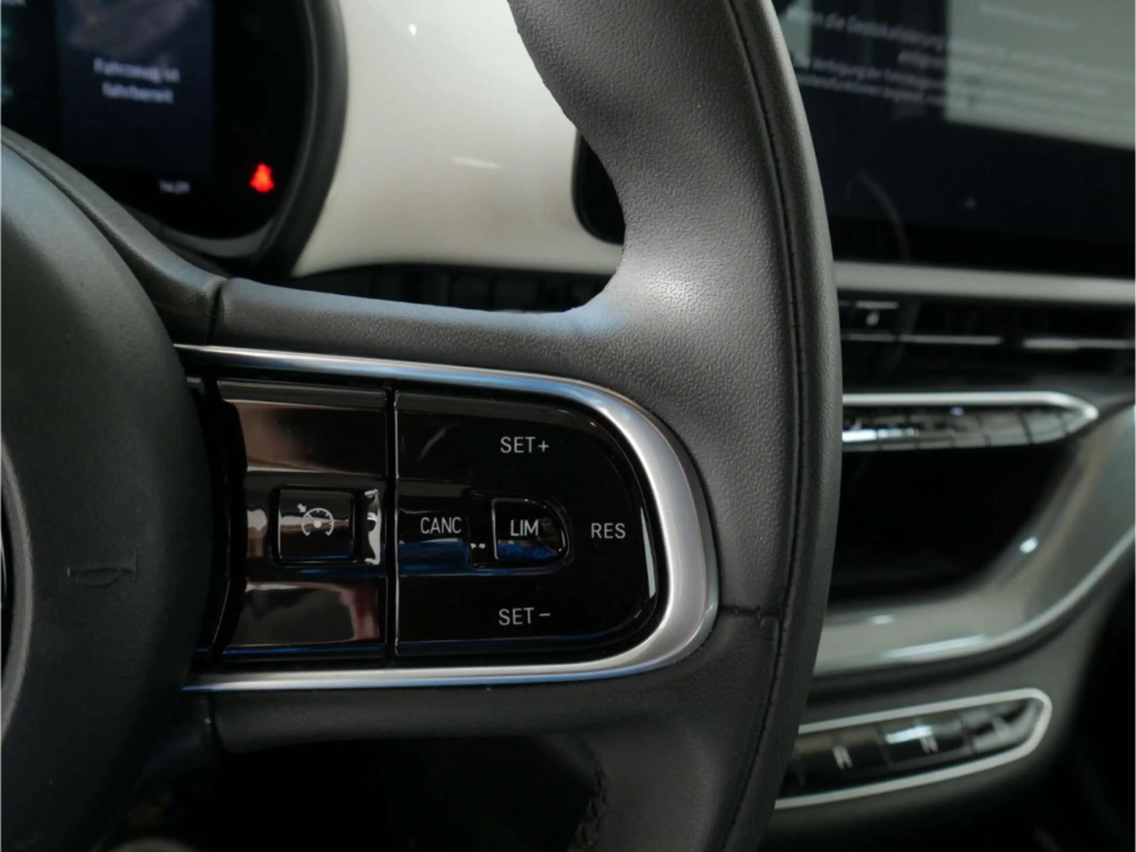 Fiat 500e — photo 16