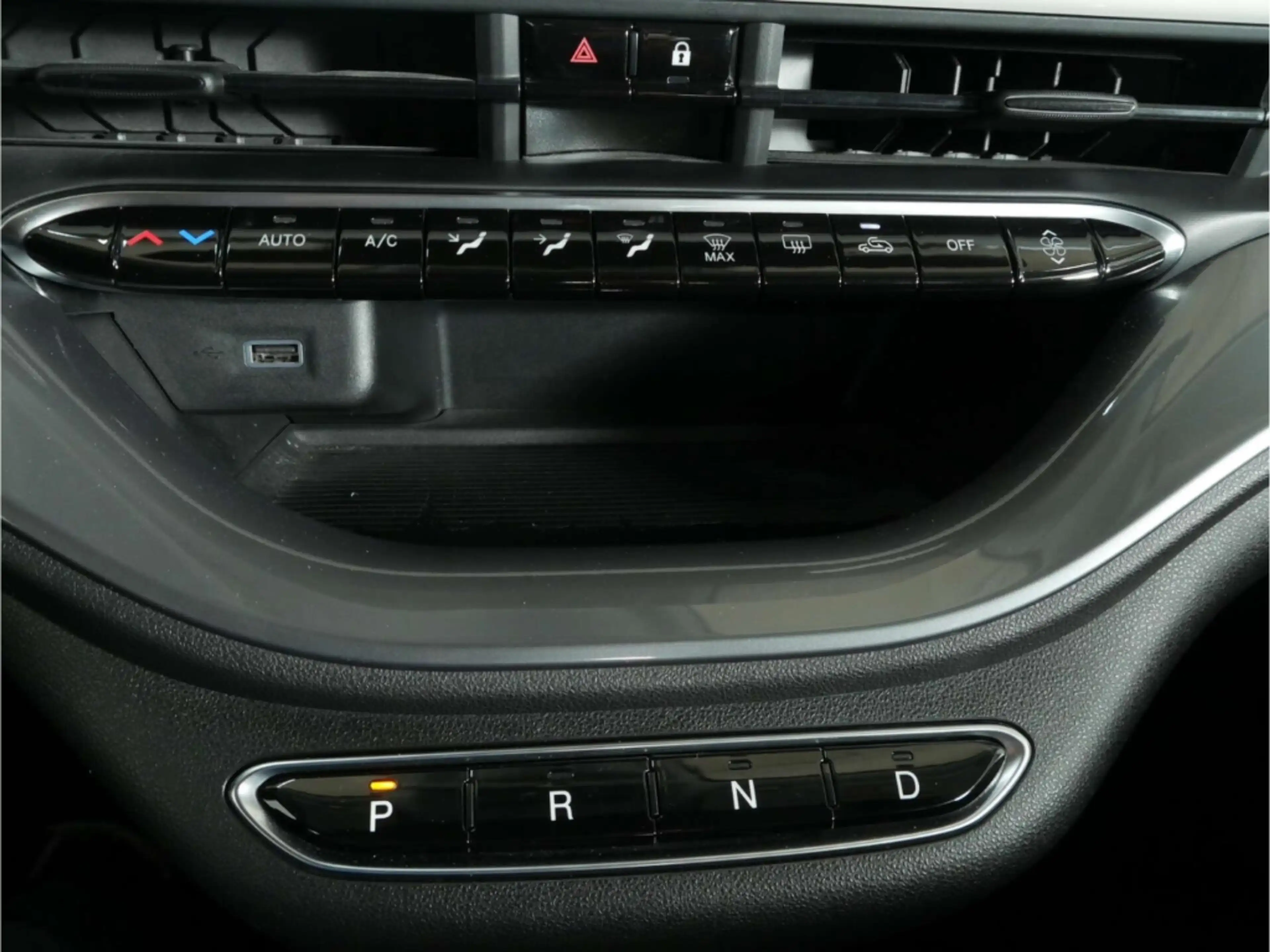 Fiat 500e — photo 24