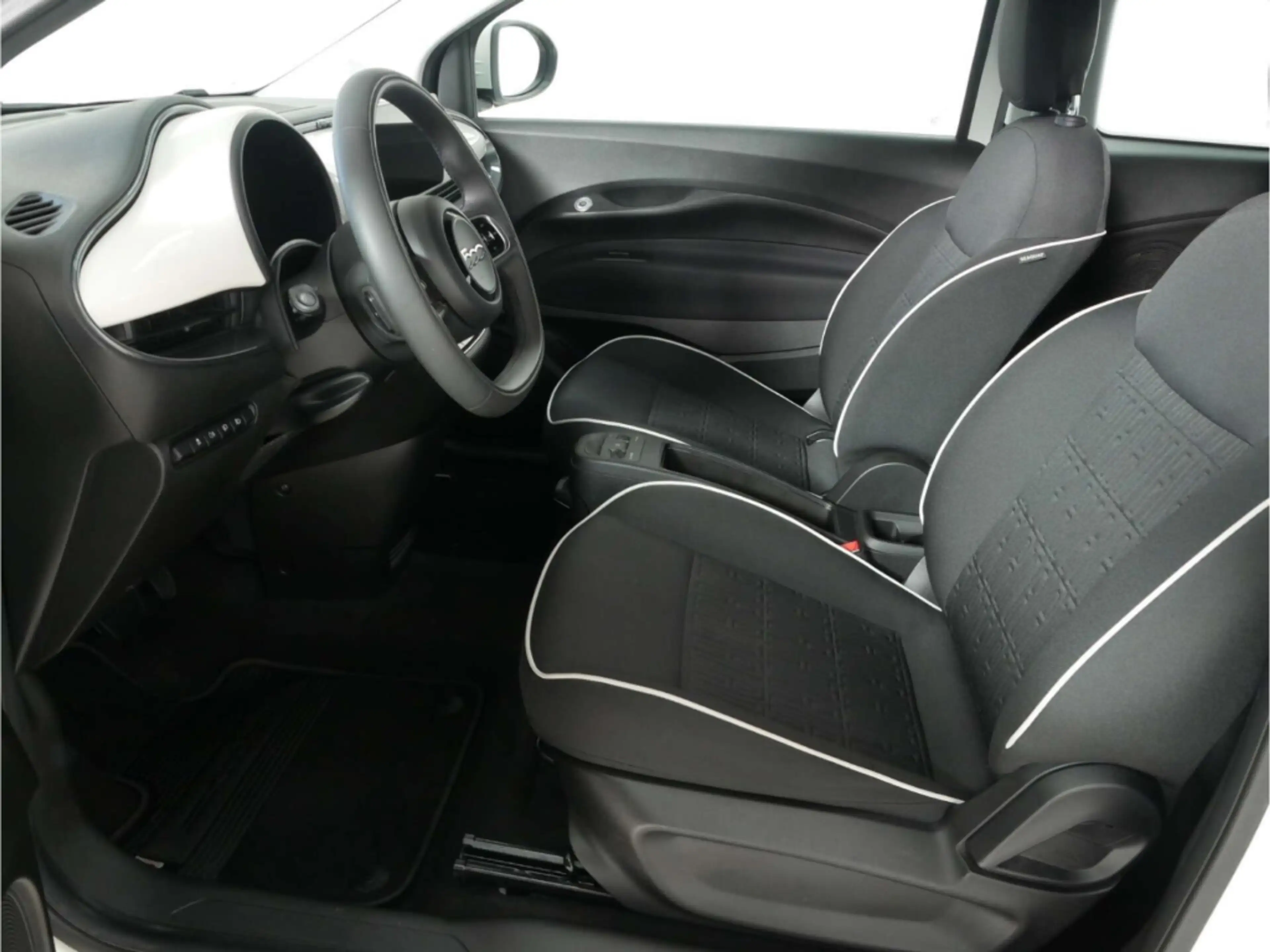 Fiat 500e — photo 11