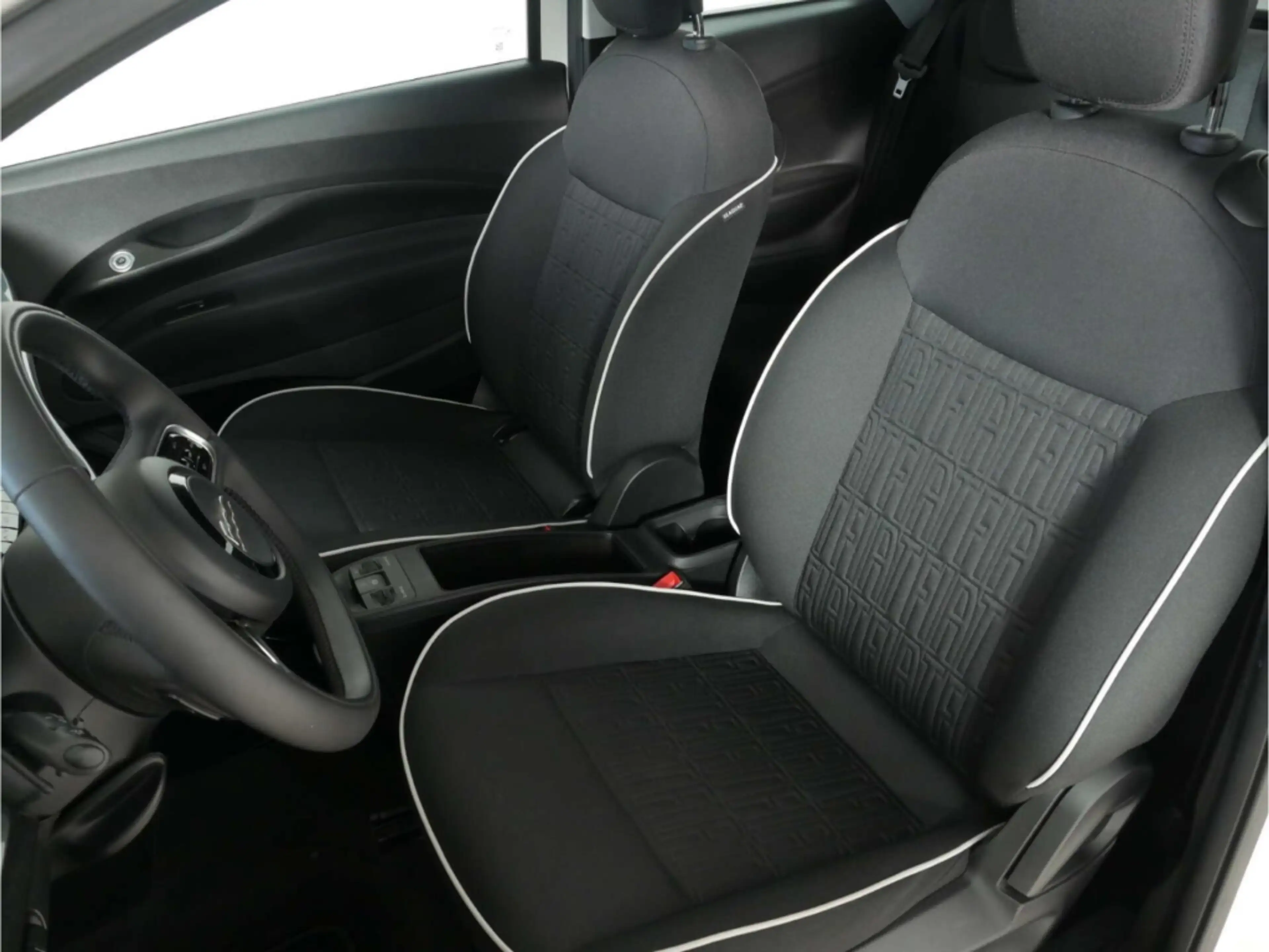 Fiat 500e — photo 10
