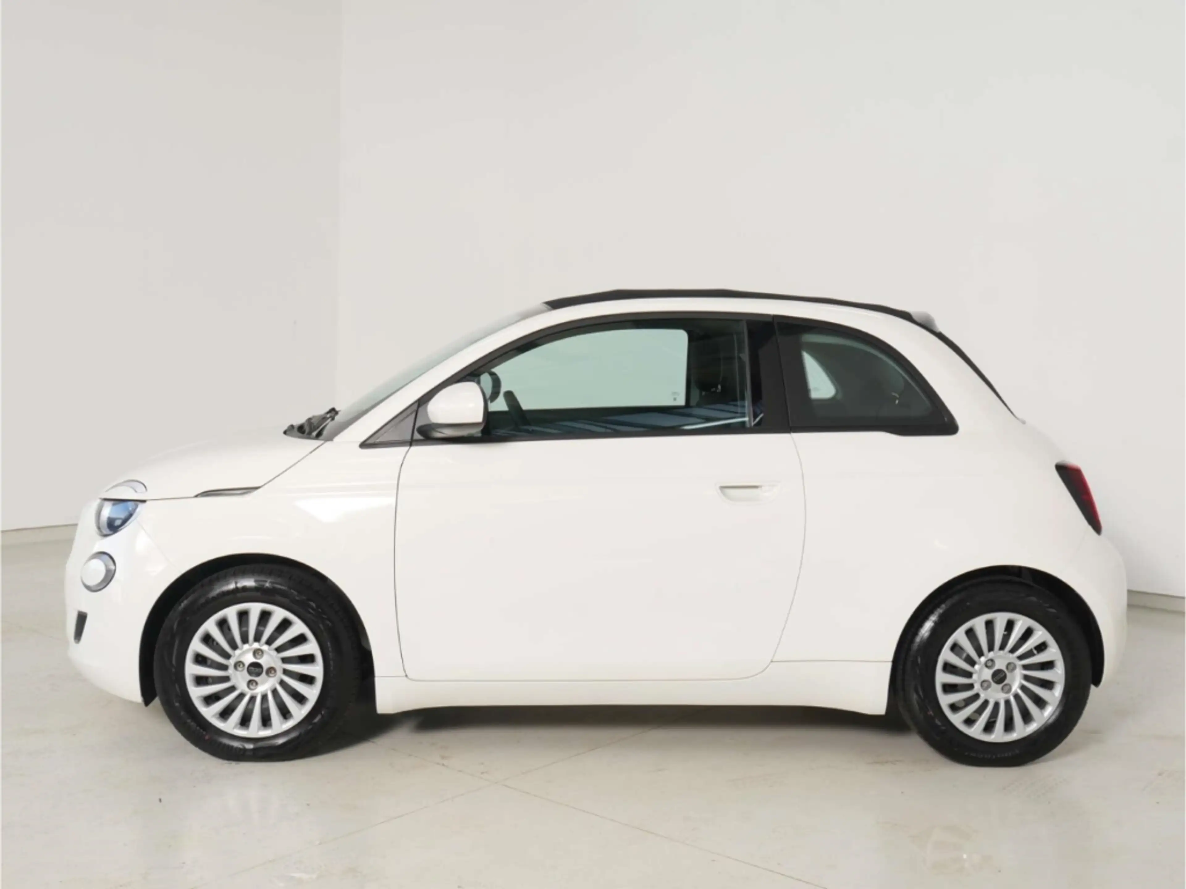 Fiat 500e — photo 7