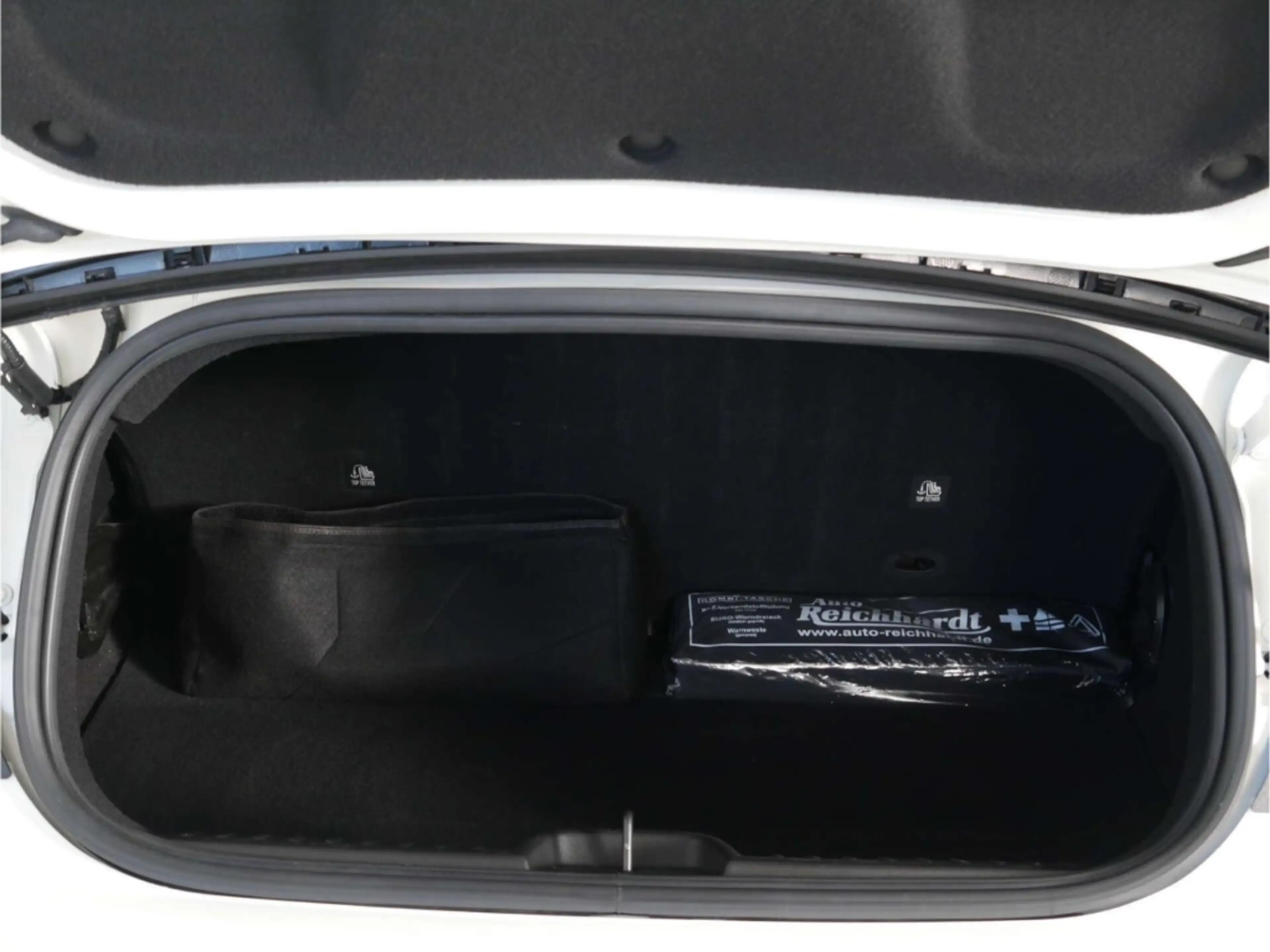 Fiat 500e — photo 27