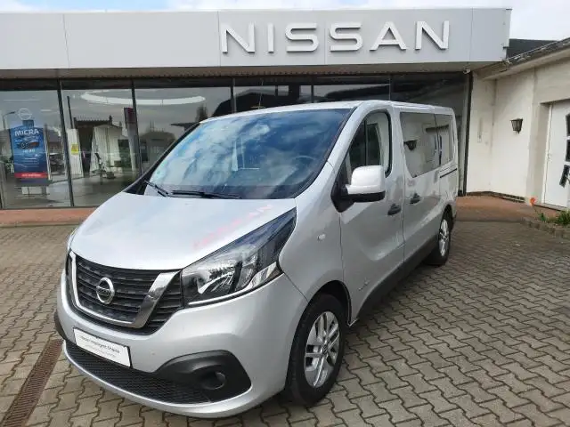 Nissan NV300 KOMBI 8SITZE L1H1 PREMIUM NAVI AHK