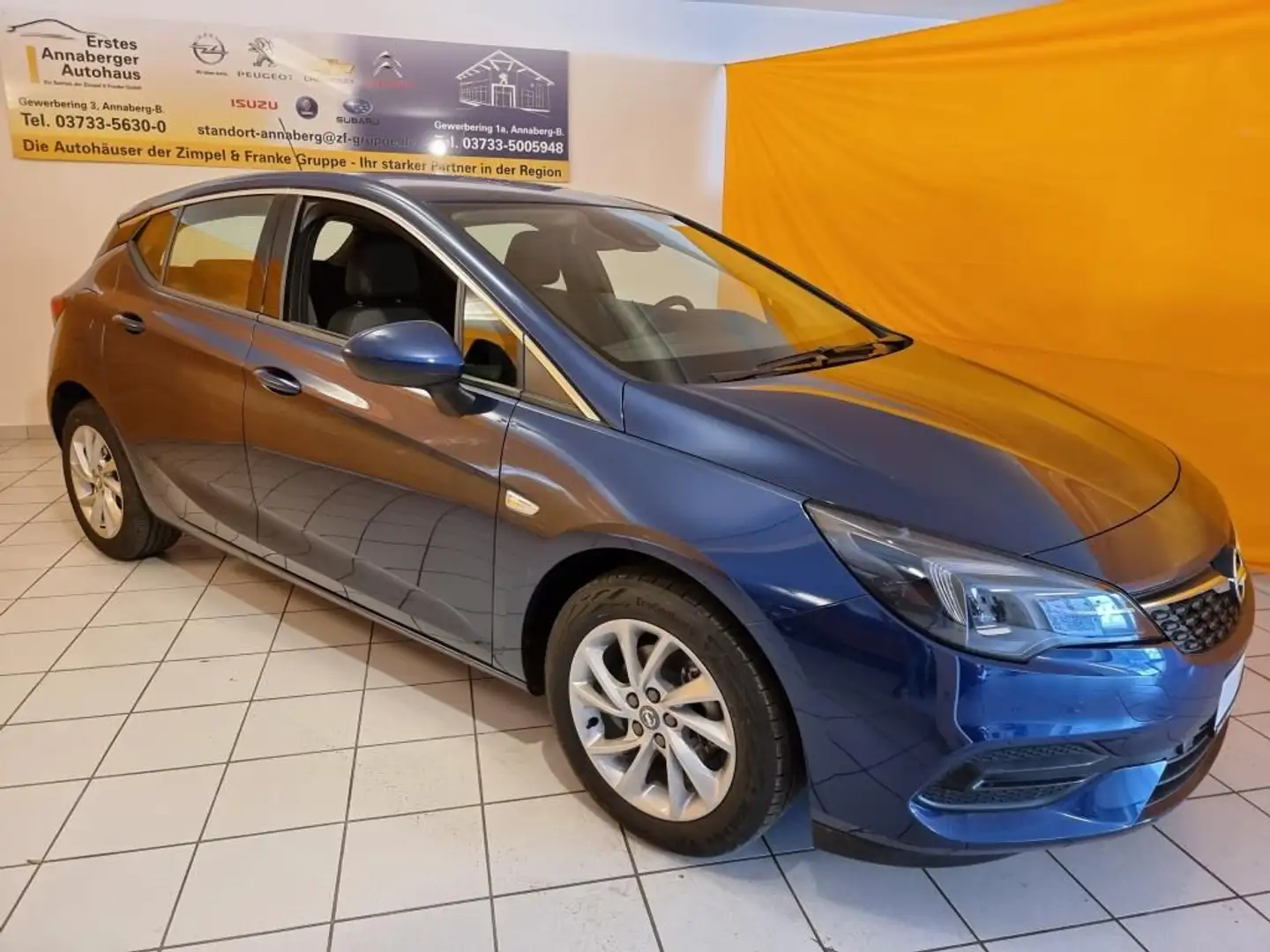 Opel Astra 5-türig Elegance Klimaautomatik, Front und Bleu - 2