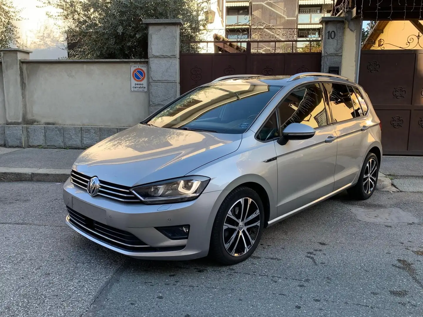 Volkswagen Golf Sportsvan 1.6 tdi Executive 110cv dsg - 1