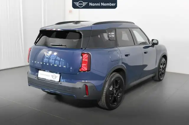Mini Countryman view 3