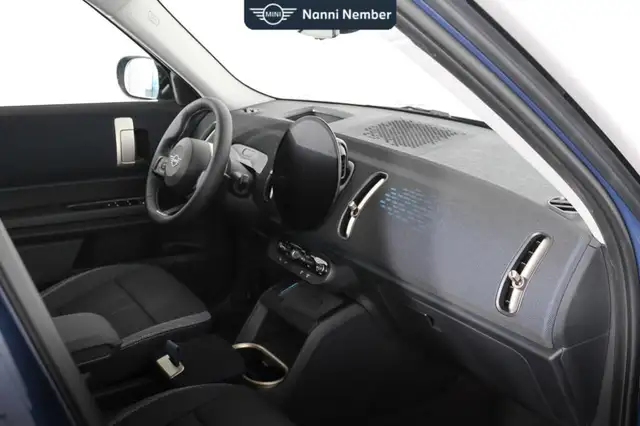 Mini Countryman view 8