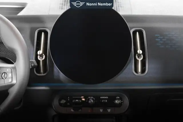 Mini Countryman view 11