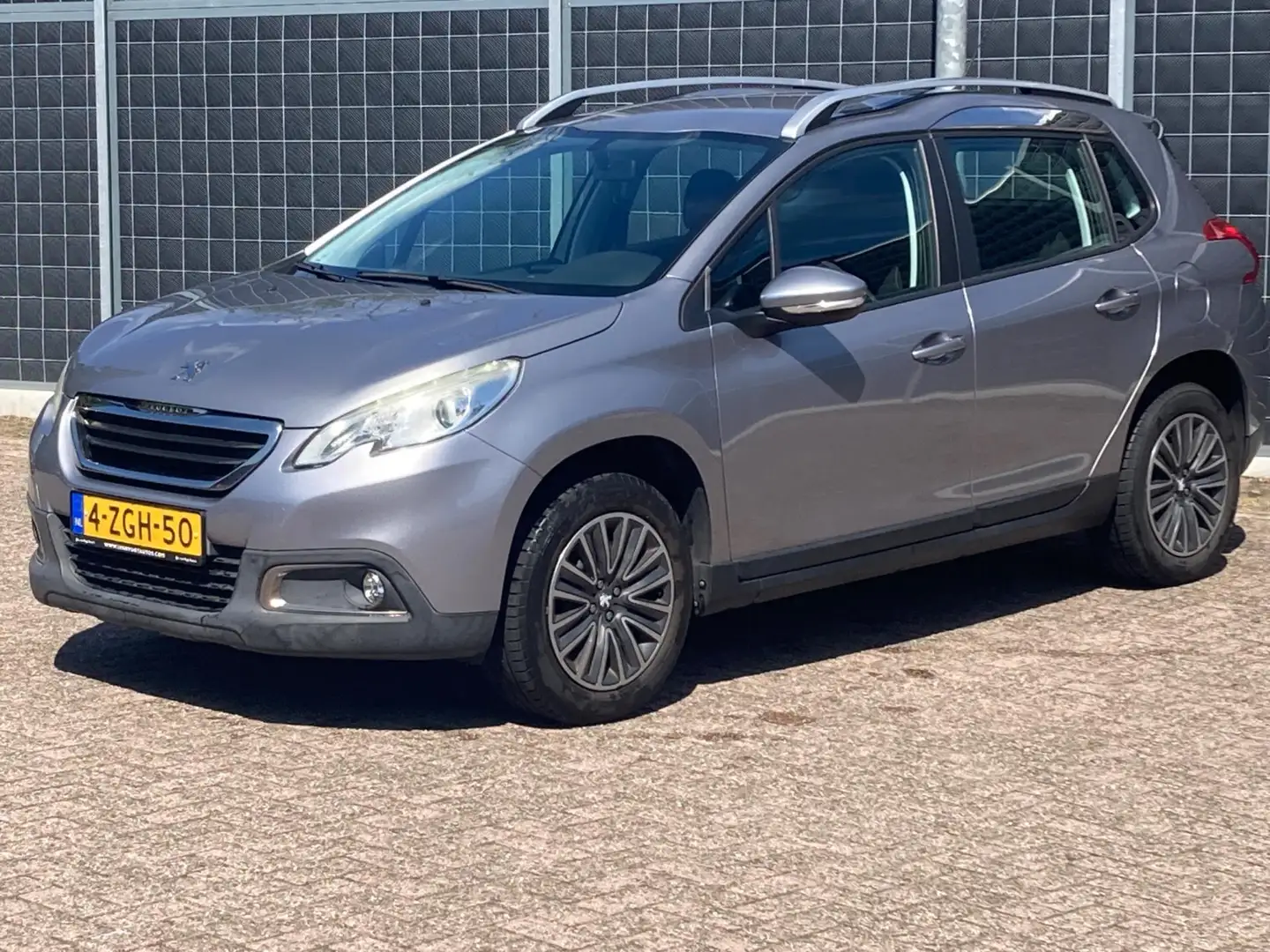 Peugeot 2008 1.2 PureTech Active Grijs - 2