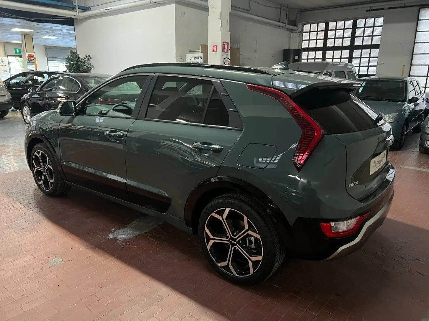 Kia Niro 1.6 GDi DCT HEV Business Rosso - 2
