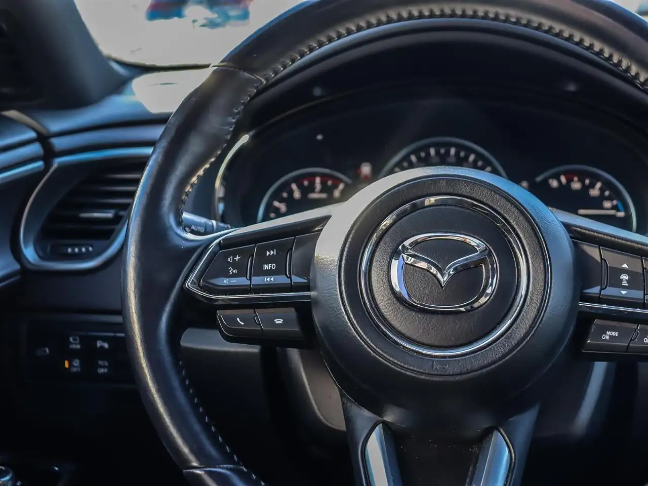 Mazda CX-9 снимка Mazda CX-9