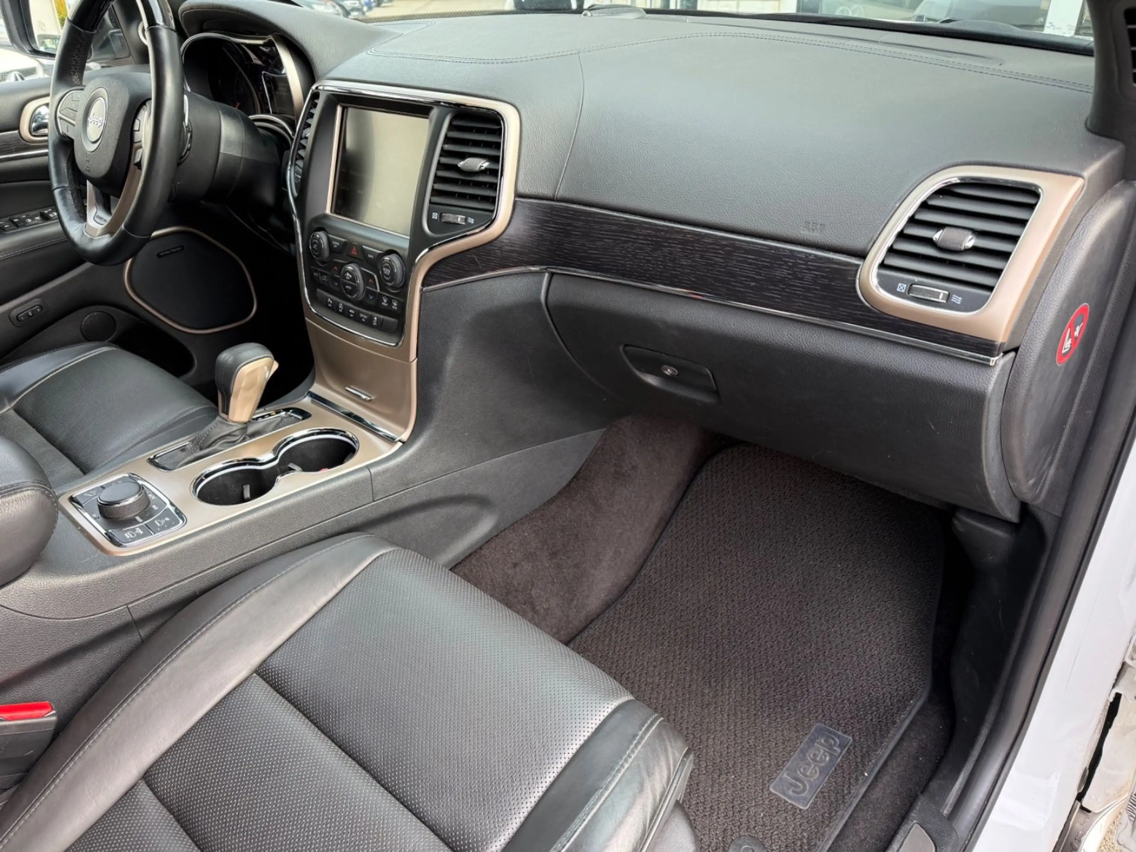 Jeep Grand Cherokee 3.0 CRD Summit Full Paket — photo 14