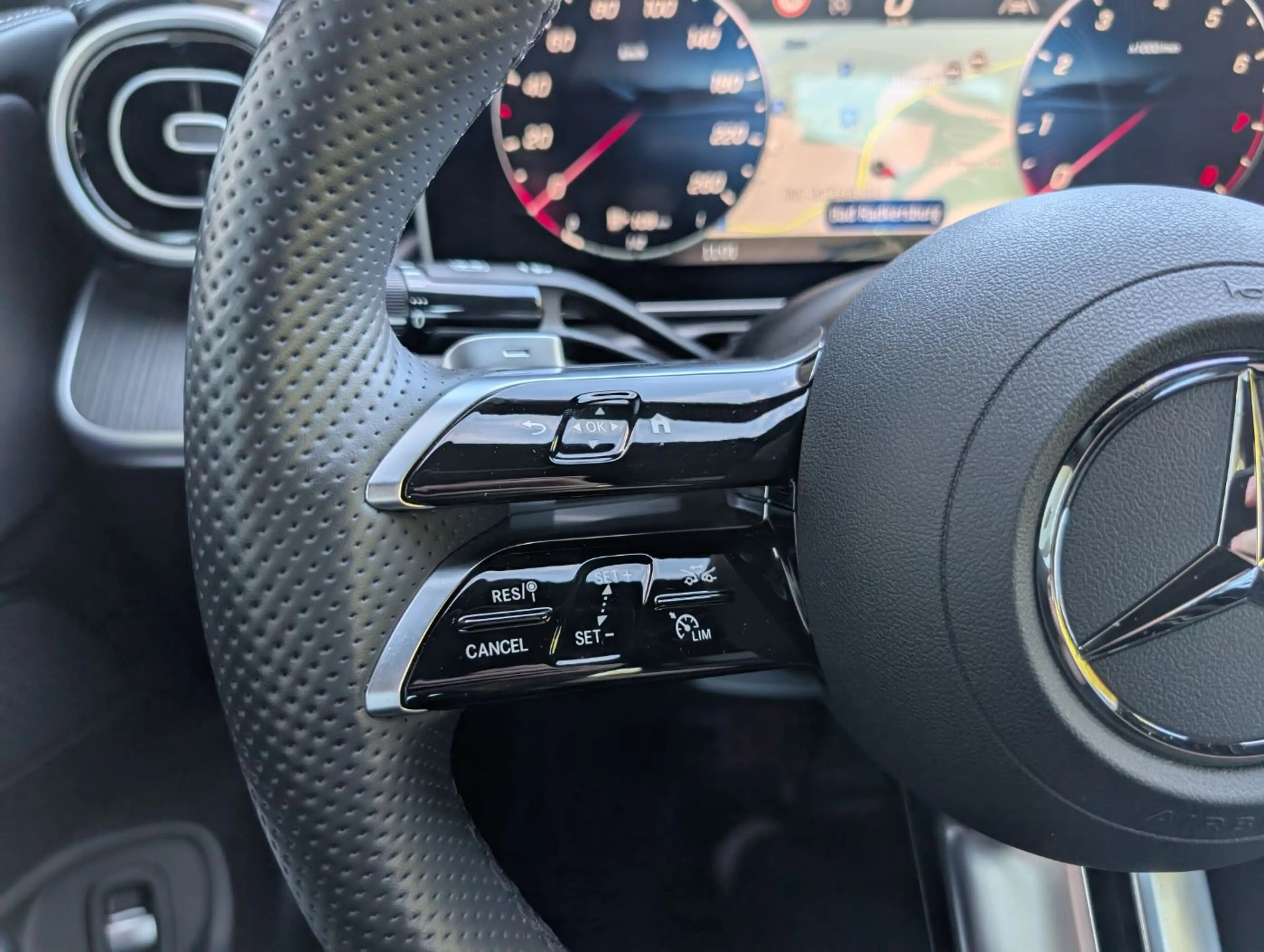 Mercedes-Benz CLE 300 4MATIC Coupé AMG Line — photo 15