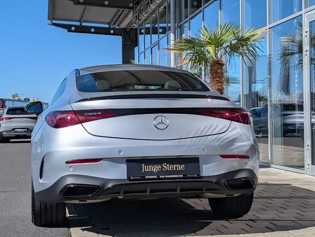 Mercedes-Benz CLE view 9
