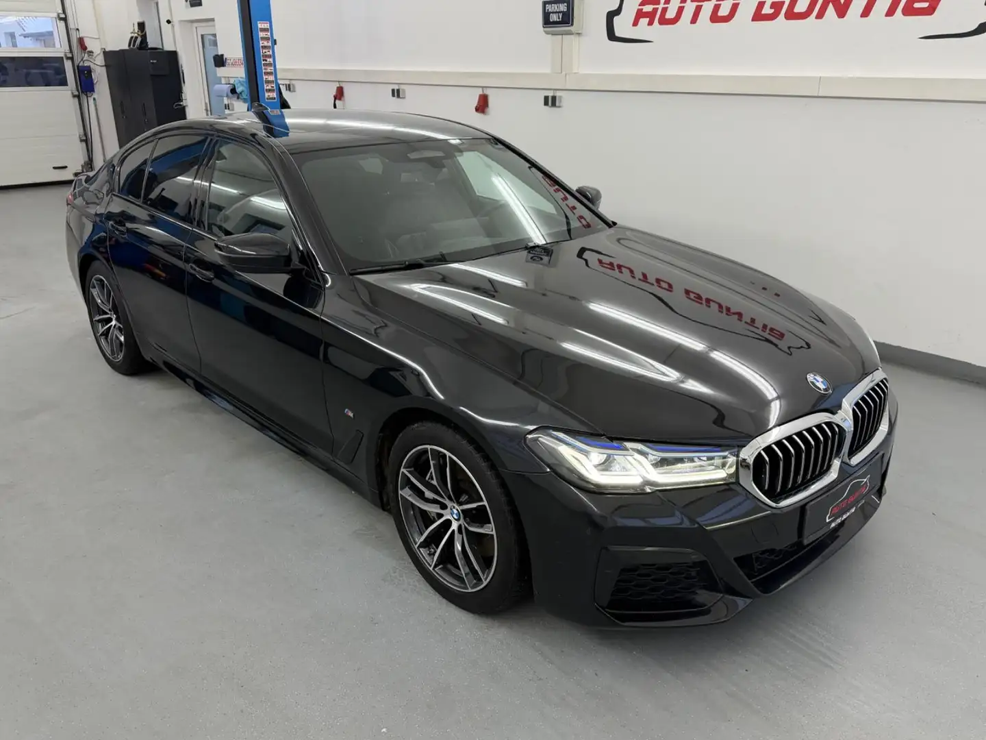 BMW 530 d M Sport*KomfortSitze*HUD*Laser* Noir - 2