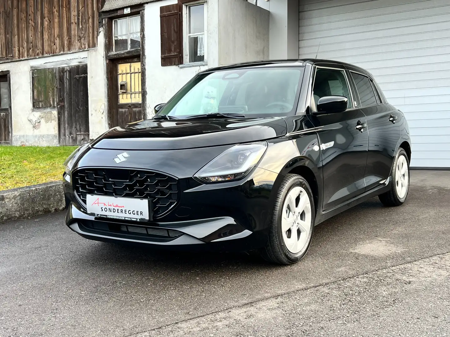 Suzuki Swift 1,2 Hybrid 2WD Shine Schwarz - 2