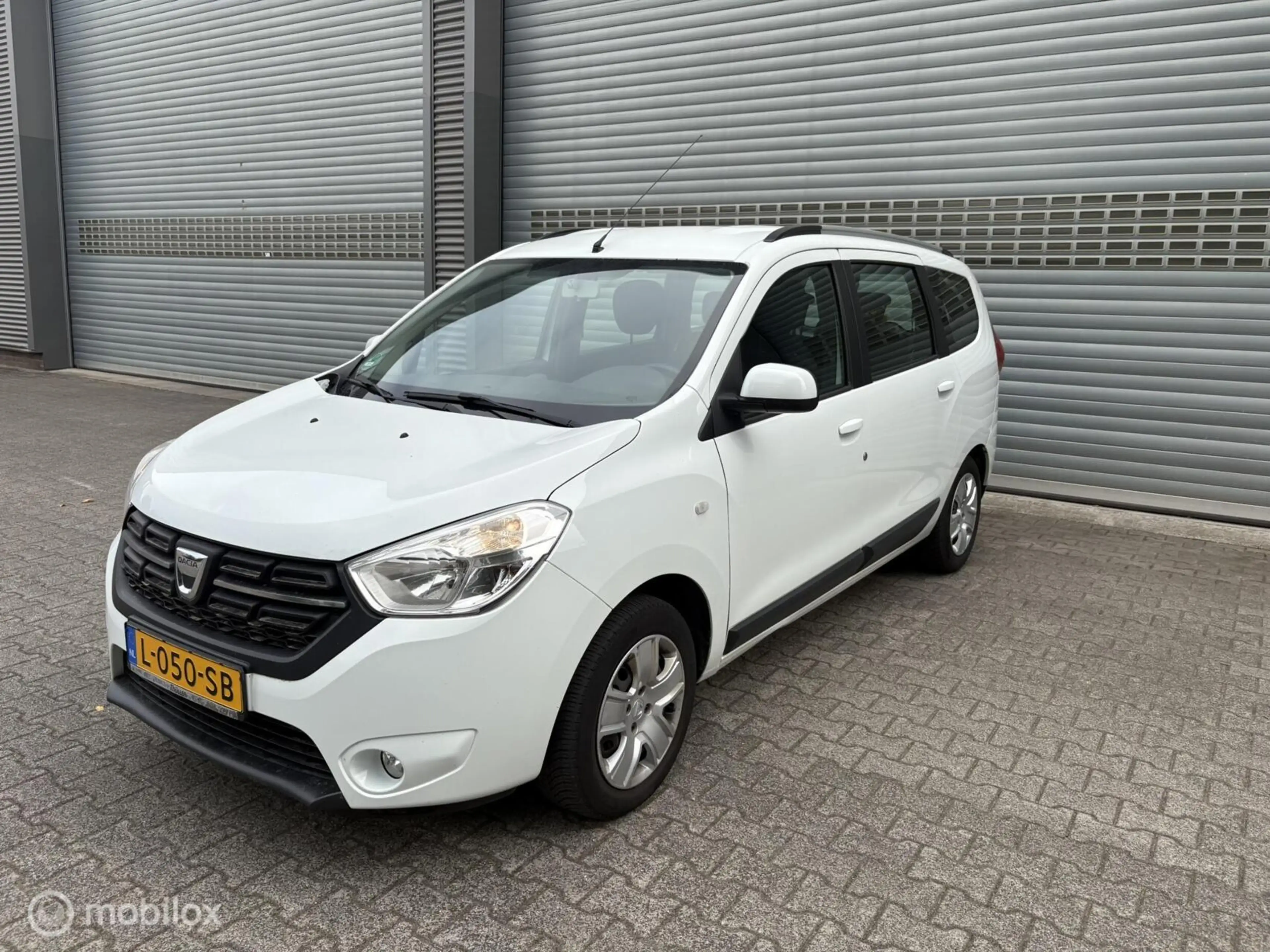 Dacia Lodgy 1.2 TCe Lauréate 5p*NAVI*CRUISE*P-SENS.