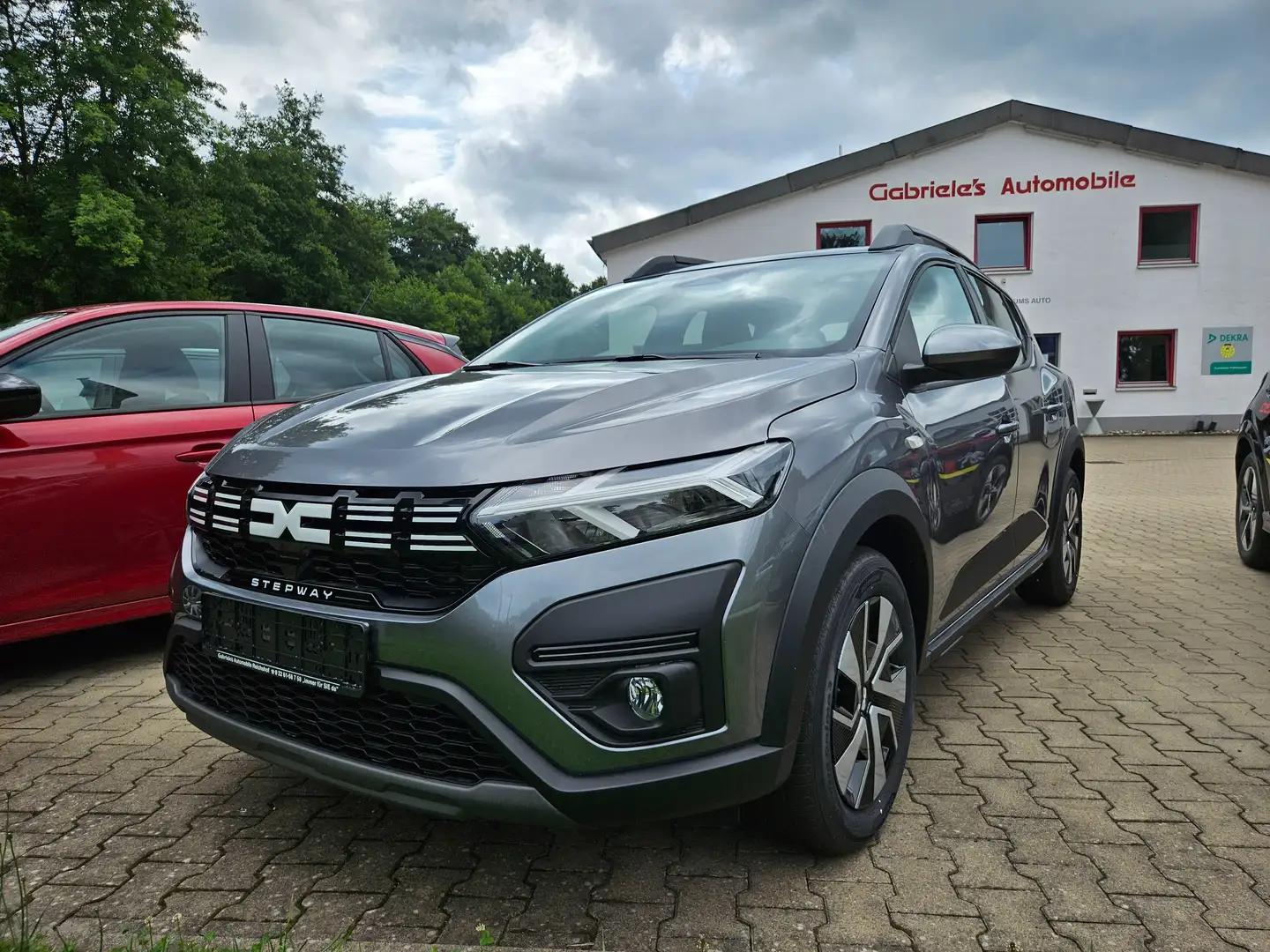Dacia Sandero Stepway Expression Grau - 1
