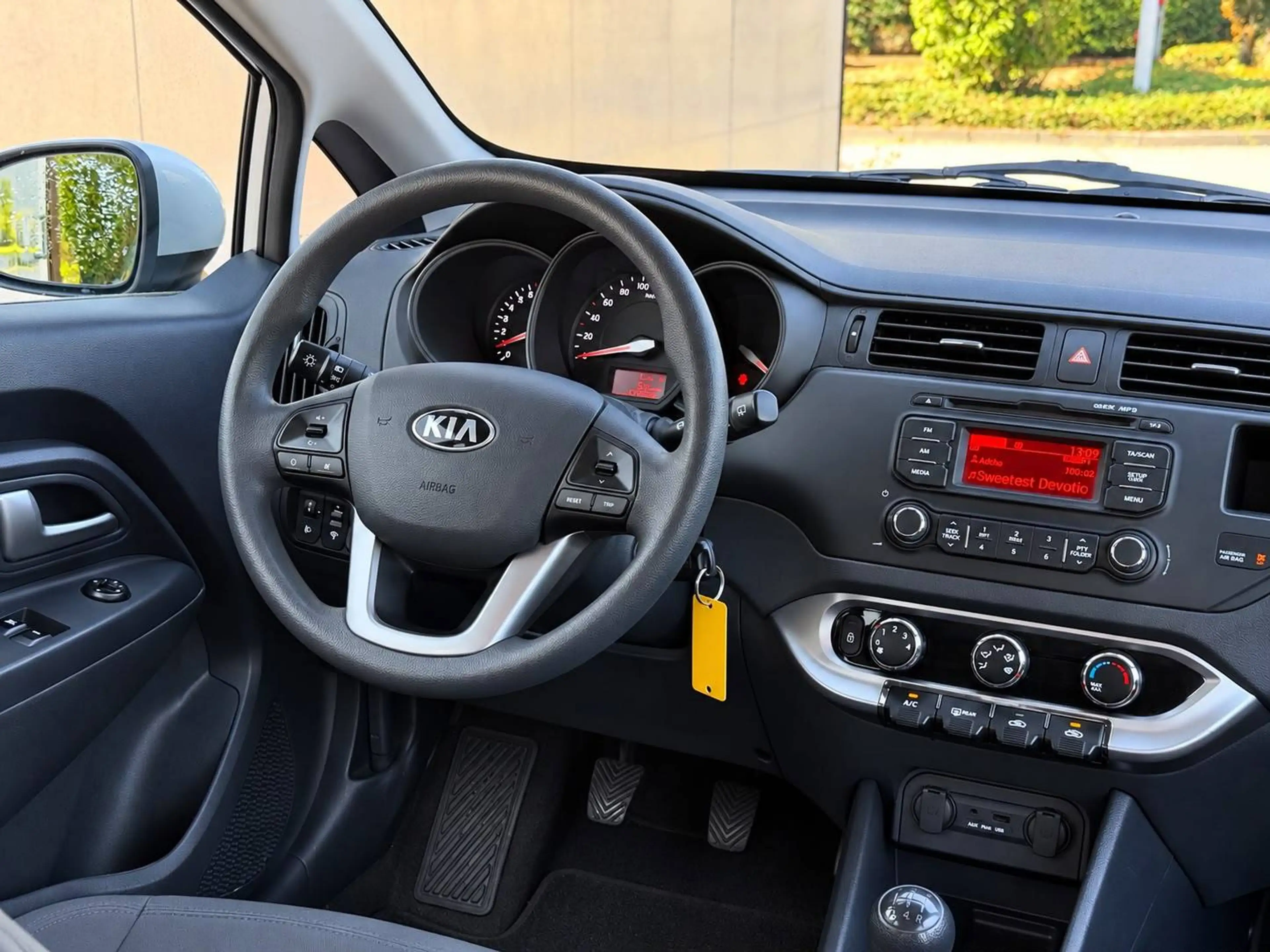 Kia Rio Edition 7 *2.Hand*TÜV NEU*KLIMA* — photo 8