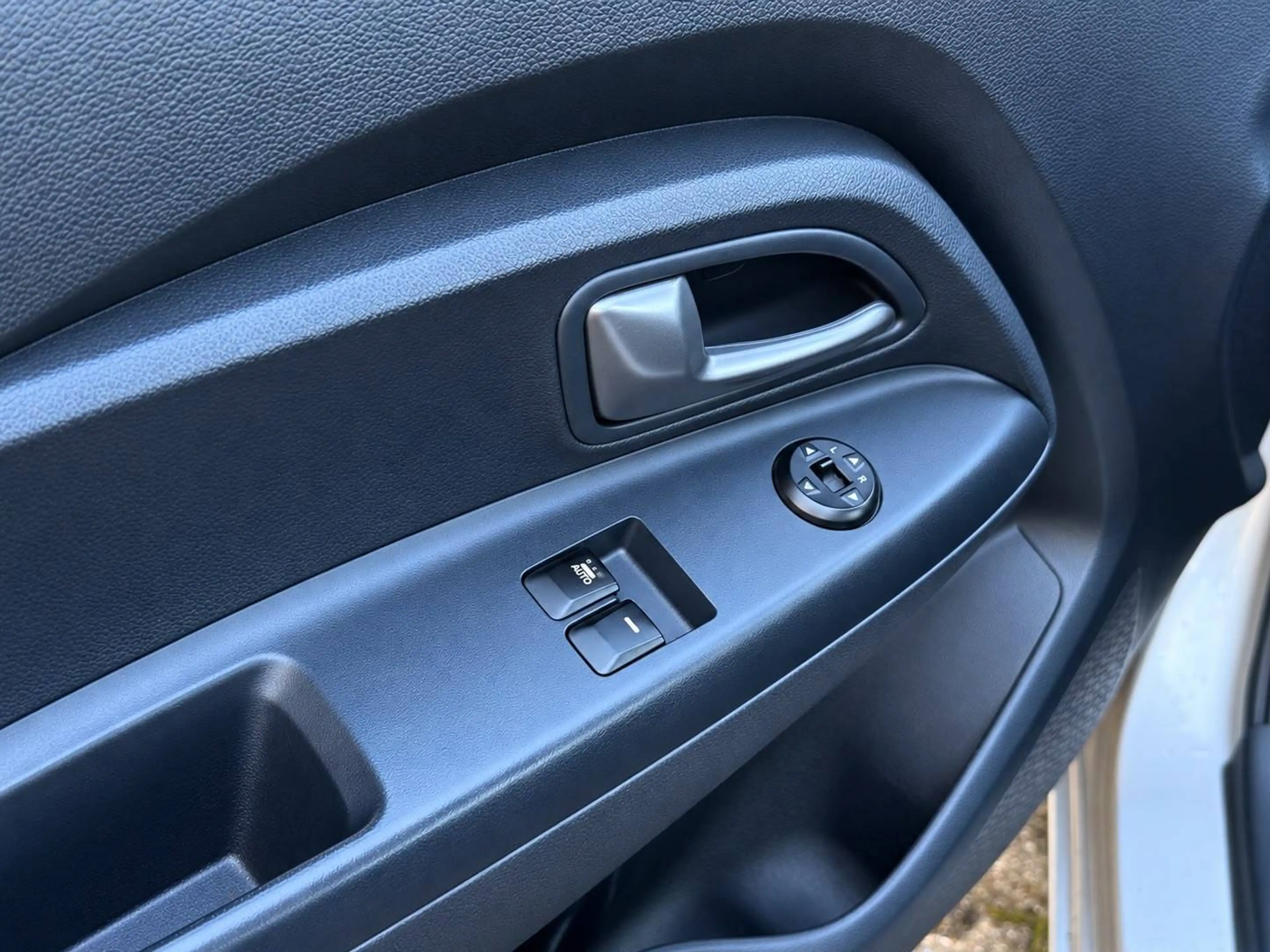 Kia Rio Edition 7 *2.Hand*TÜV NEU*KLIMA* — photo 13