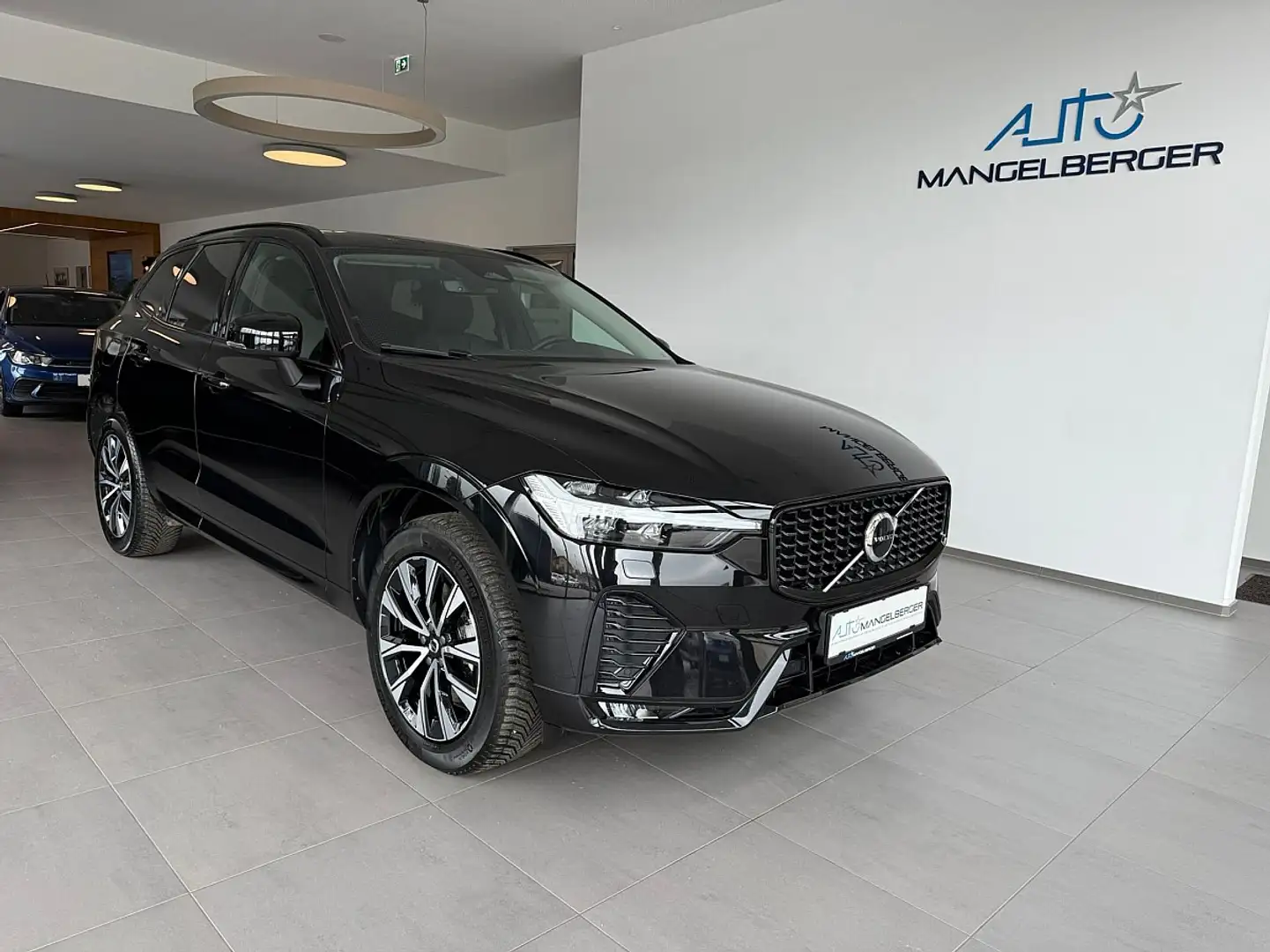 Volvo XC60 B4 Plus Dark Geartronic, Panoramadach, Anhängev... Schwarz - 1