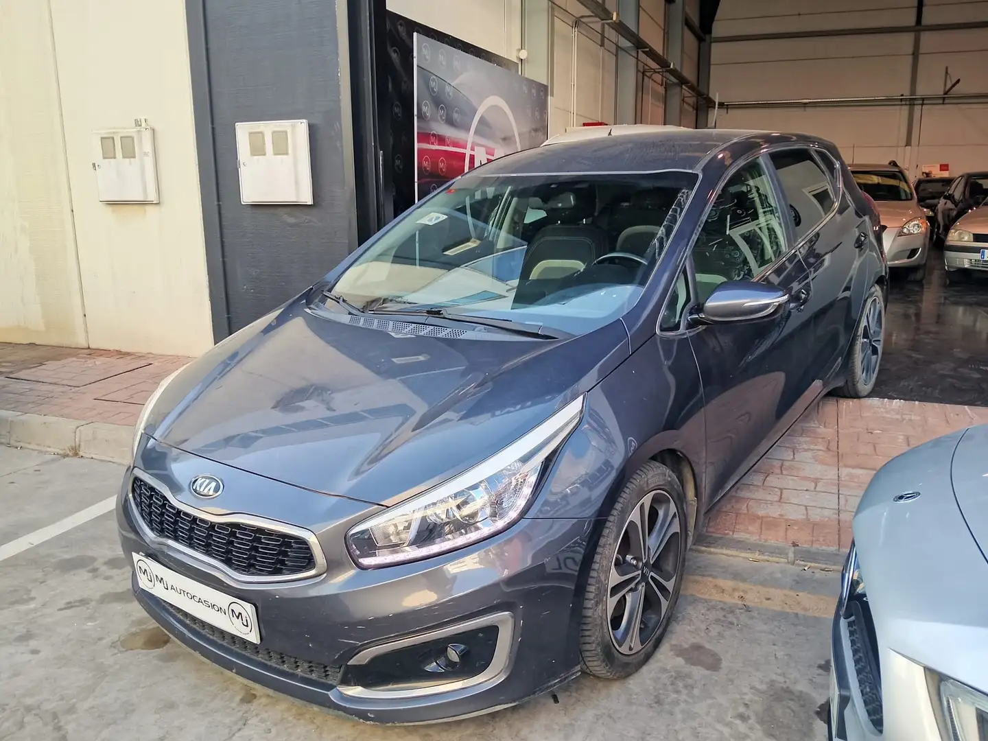 Kia Ceed / cee'd 1.4CRDI WGT x-Tech16 90 Gris - 2