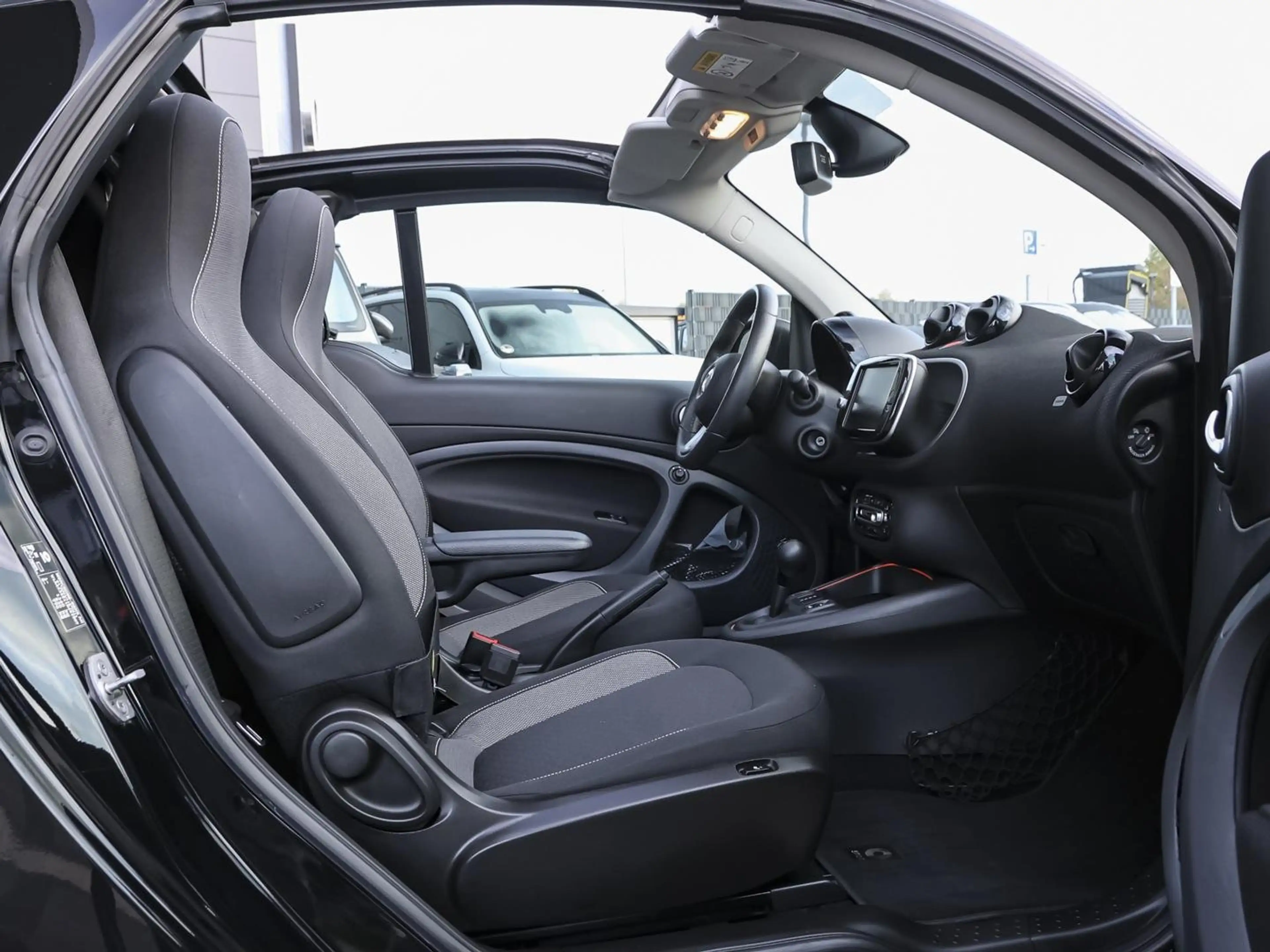 smart forTwo EQ ForTwo Cabrio Pulse Exclusive Plus 22kW Matt — photo 6