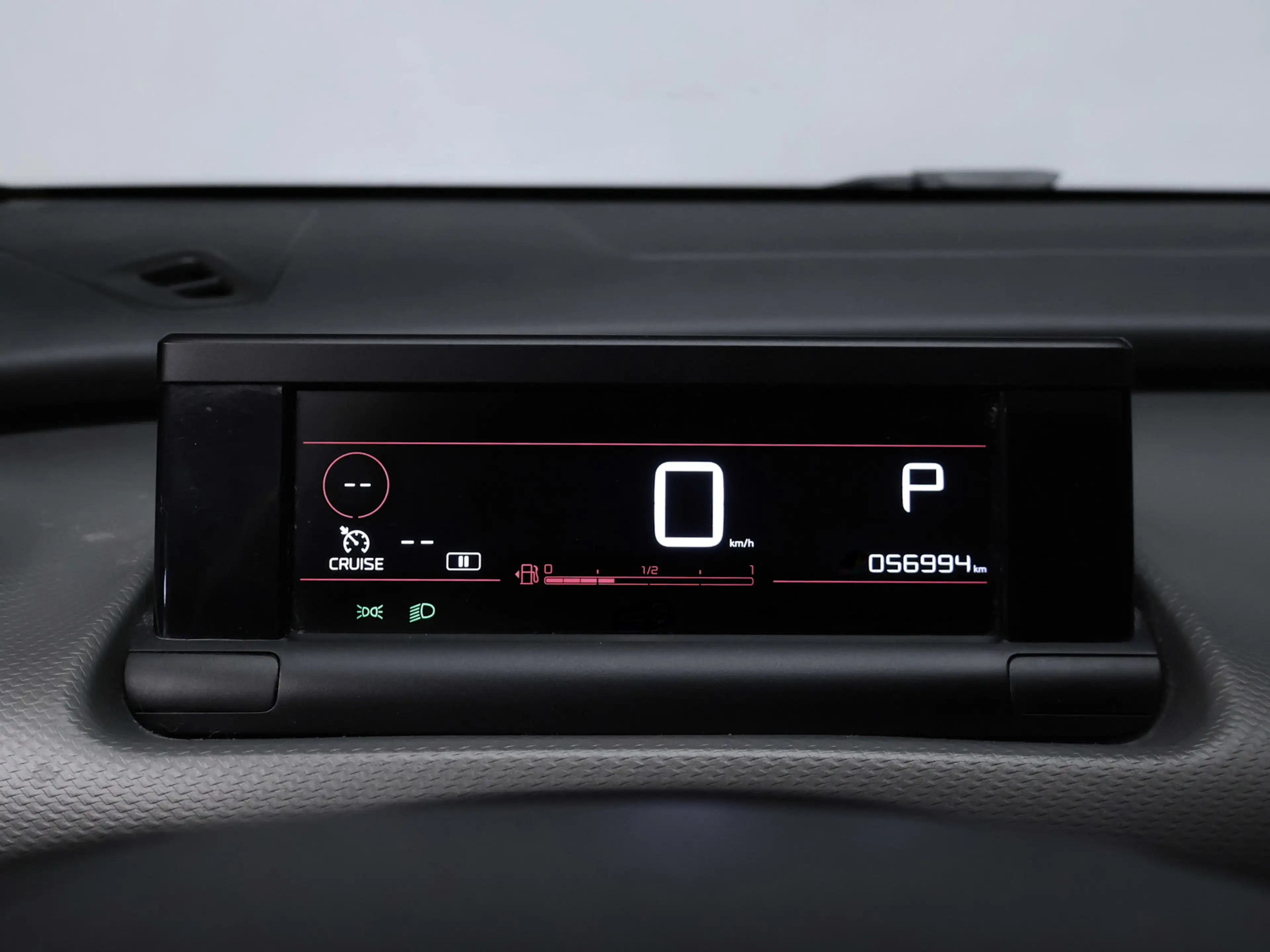Citroen C4 Cactus 1.2 PureTech Shine (PANORAMADAK,APPLE CARPLAY,STOE — photo 8