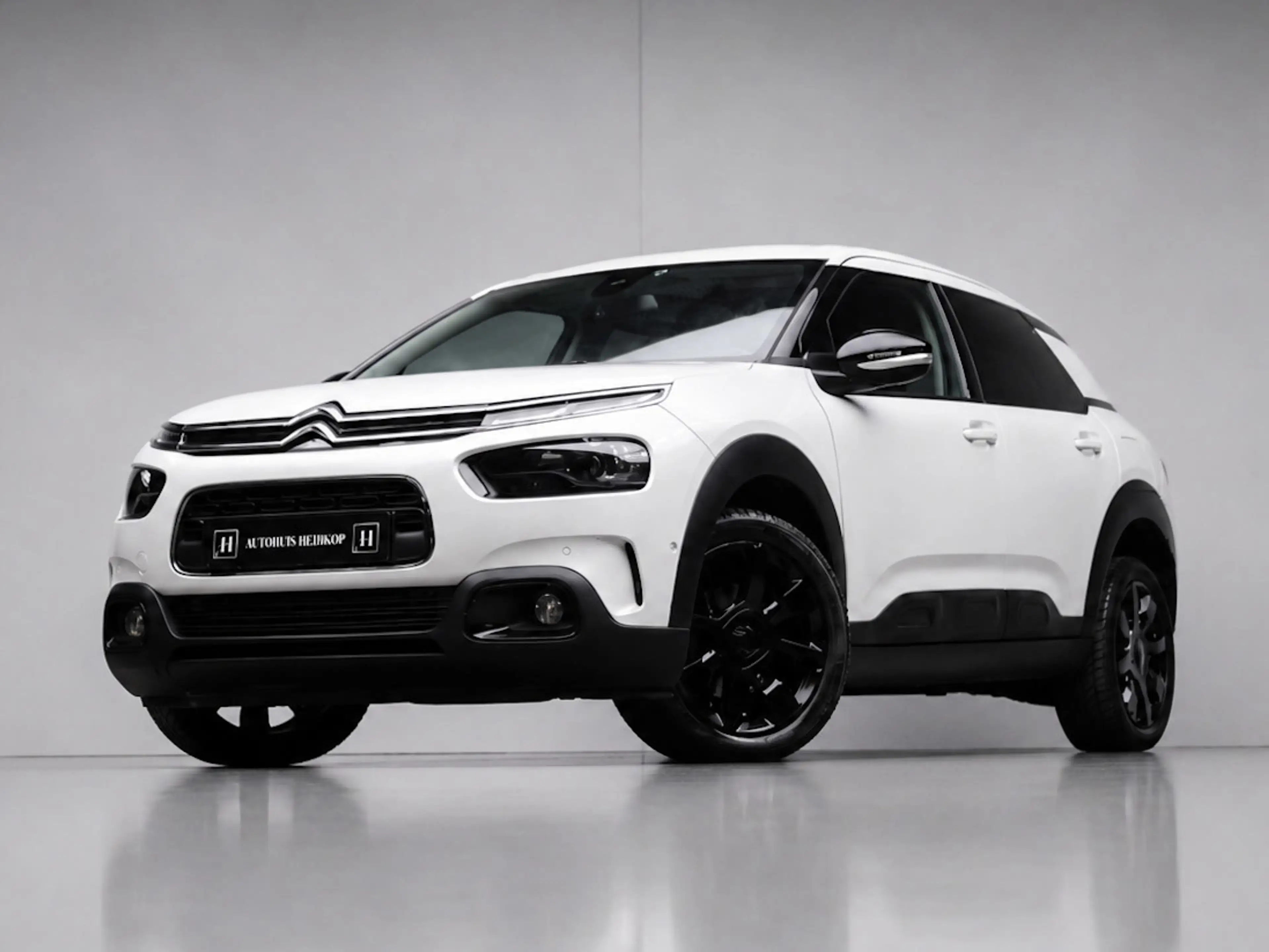 Citroen C4 Cactus 1.2 PureTech Shine (PANORAMADAK,APPLE CARPLAY,STOE — photo 3