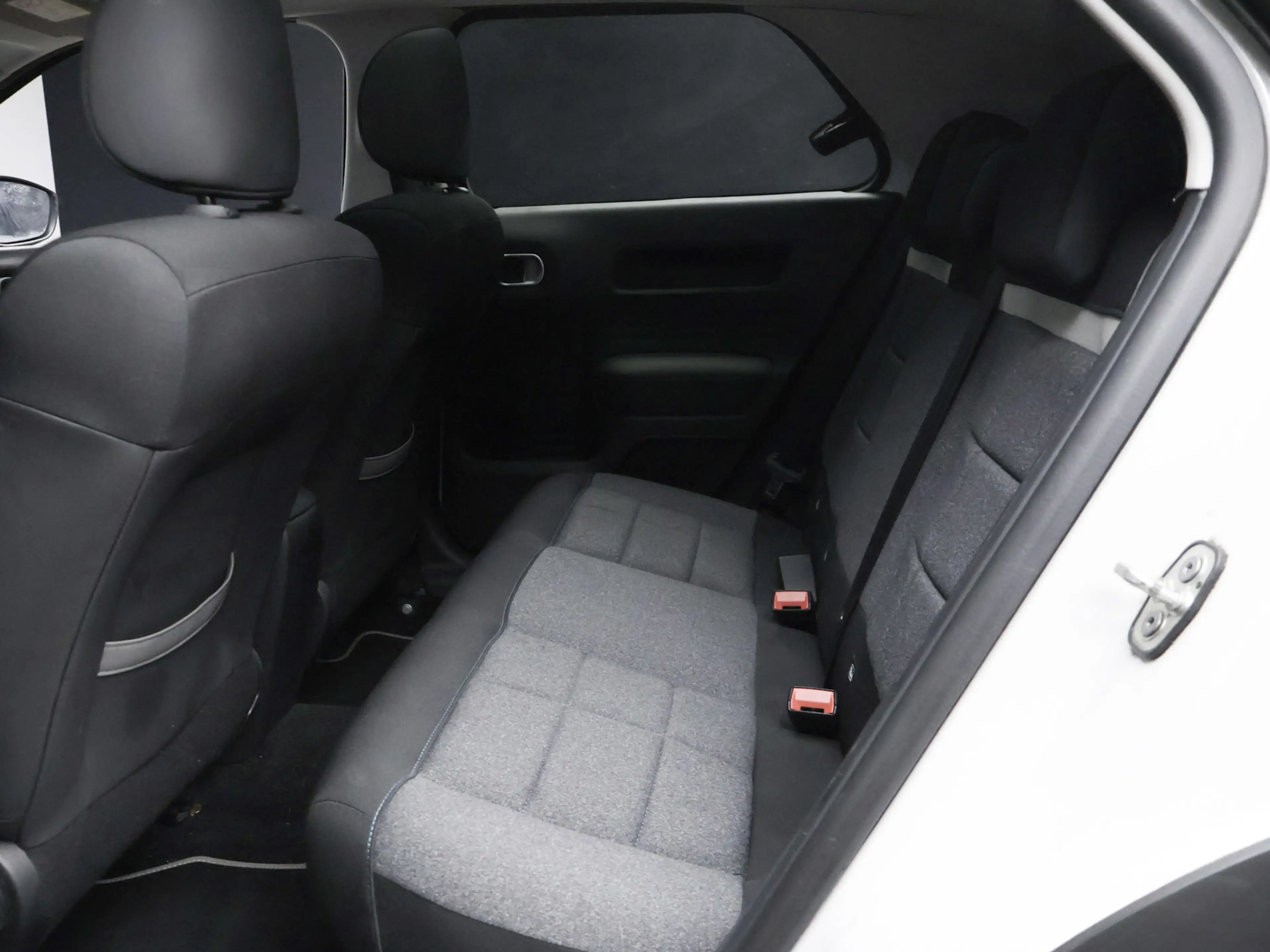 Citroen C4 Cactus 1.2 PureTech Shine (PANORAMADAK,APPLE CARPLAY,STOE — photo 27