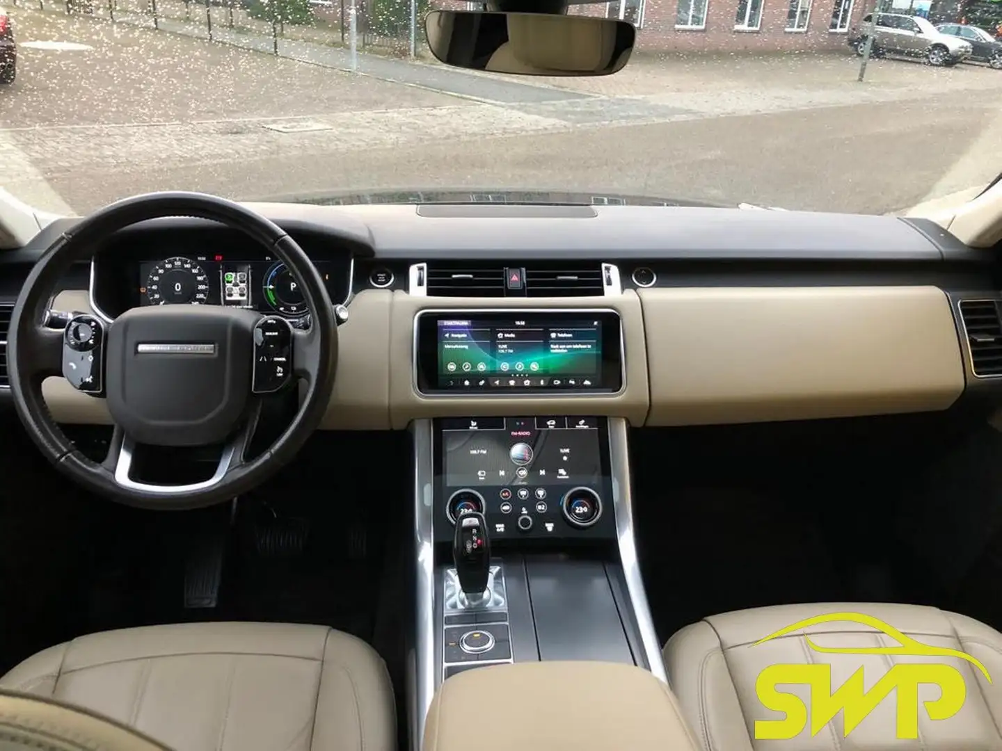 Land Rover Range Rover Sport 2.0 P400e | Pano | Luchtvering Zwart - 2