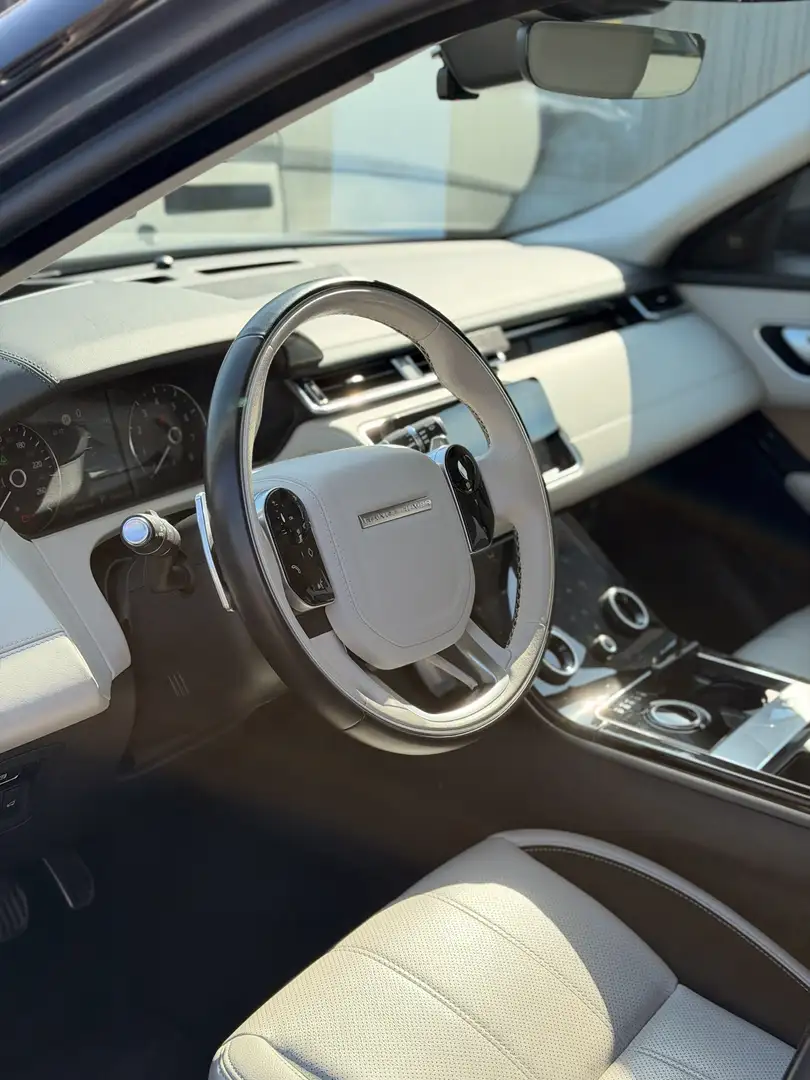 Land Rover Range Rover Velar R-Dynamic 2,0 Allrad - Lückenloses Serviceheft - 2