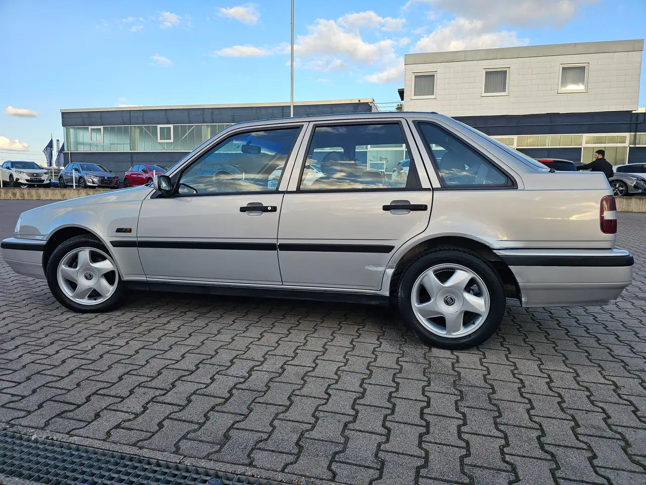 Volvo 440 1.8i Ambiente,2.Hand,Klima,Alu,ZV,el.Fenster,Tüv 04/2028 Old Timer, foto 3