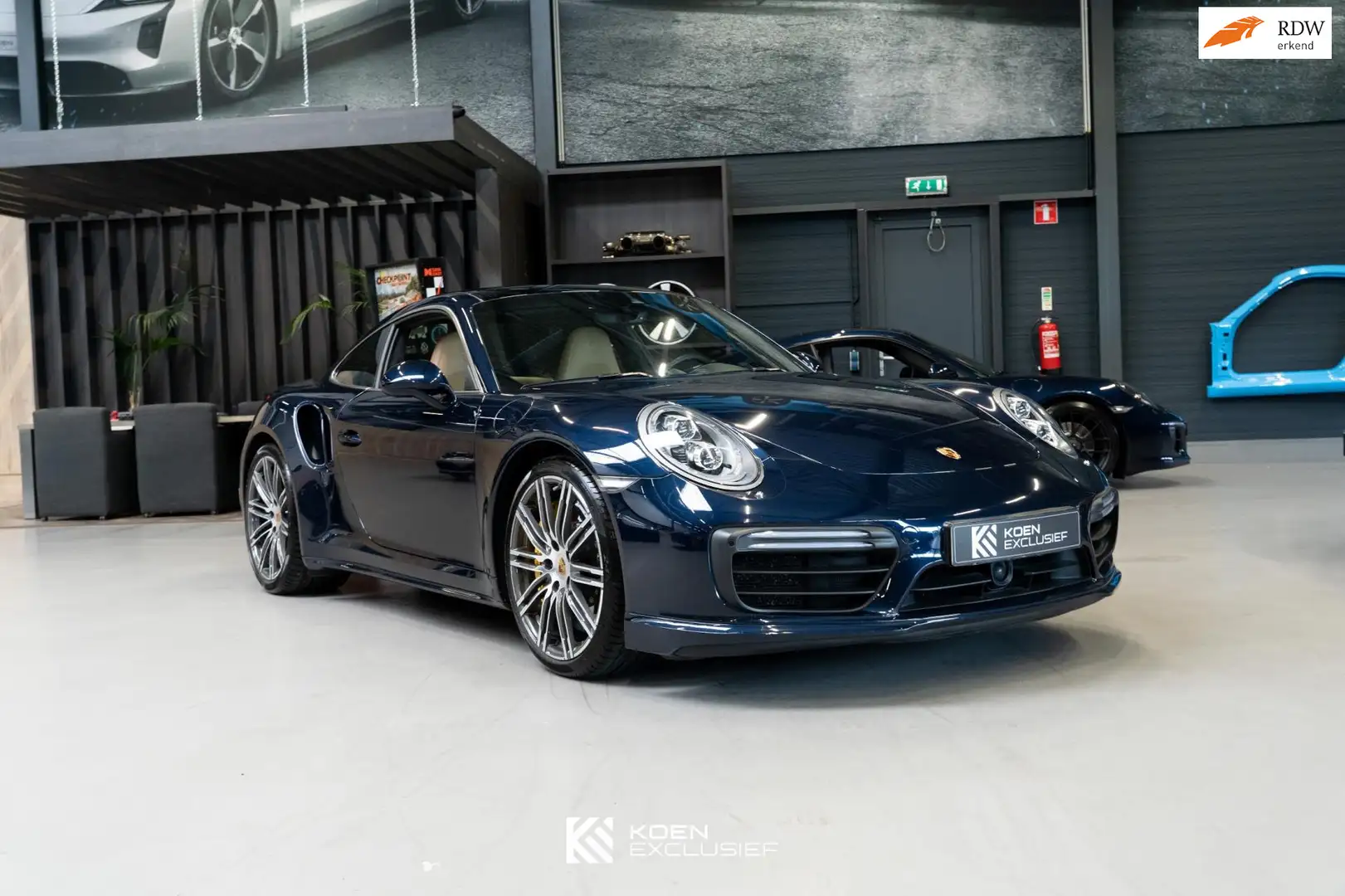 Porsche 991 991 3.8 Turbo S (2018, NL) bi-color interieur, uit Bleu - 1