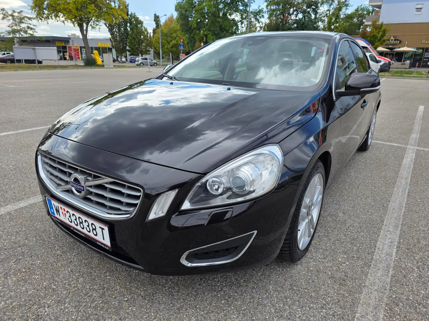 Volvo S60 S60 T5 Kinetic Powershift Kinetic Schwarz - 1