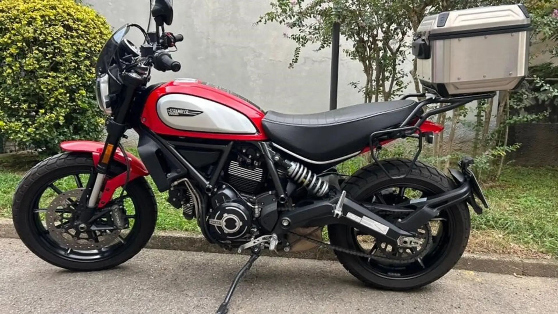 Ducati Scrambler 800 Icon Roşu - 1