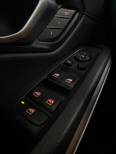 BMW 330 3-serie 330e xDrive High Executive — photo 18