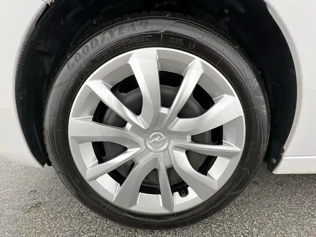 Opel Corsa view 10