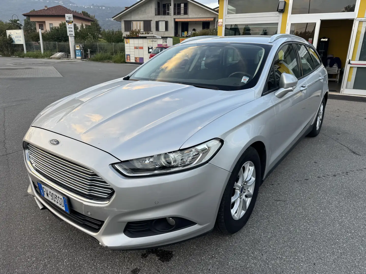 Ford Mondeo SW 2.0 tdci Titanium Pack 130cv auto dpf Argento - 1