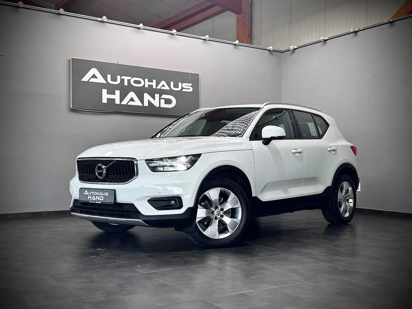 Volvo XC40 *Momentum AWD*LED*Navi*Kamera*CarPlay*Harman Blanc - 1