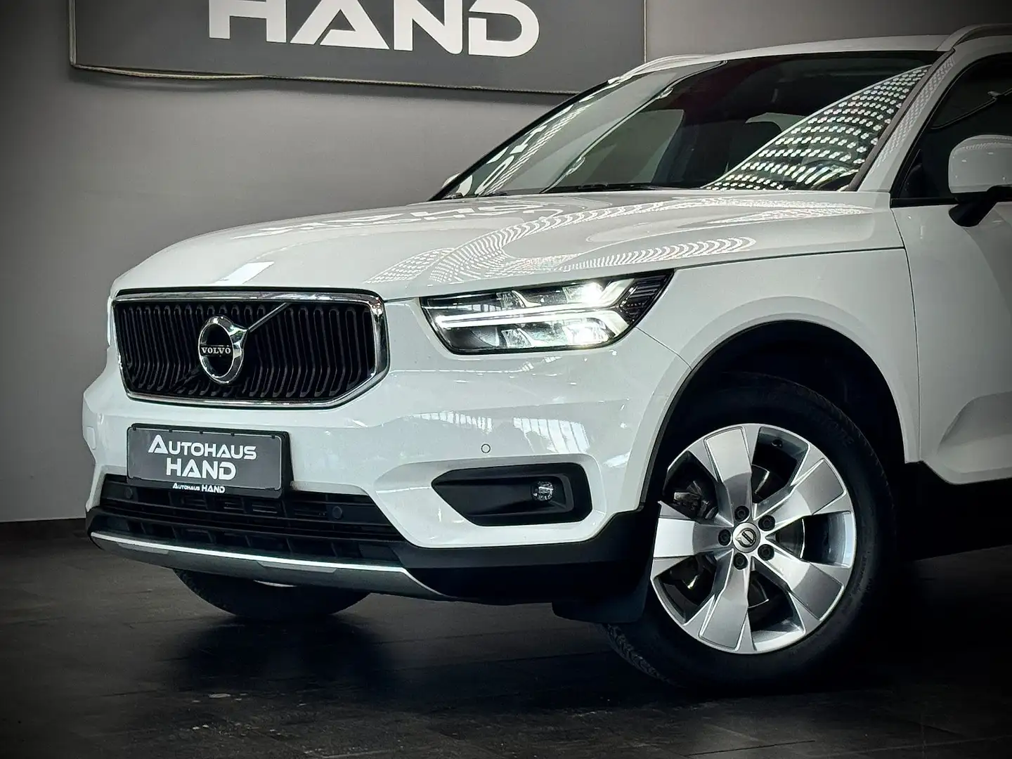 Volvo XC40 *Momentum AWD*LED*Navi*Kamera*CarPlay*Harman Blanc - 2