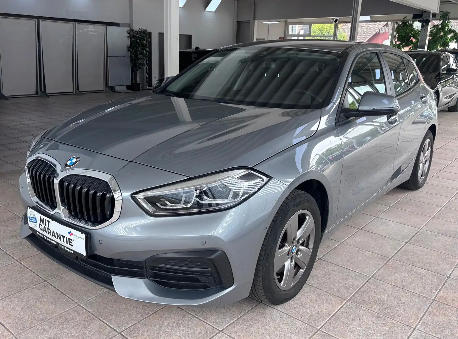 BMW 118 i Advantage KAMERA LED AHK Volldigital Gris - 1