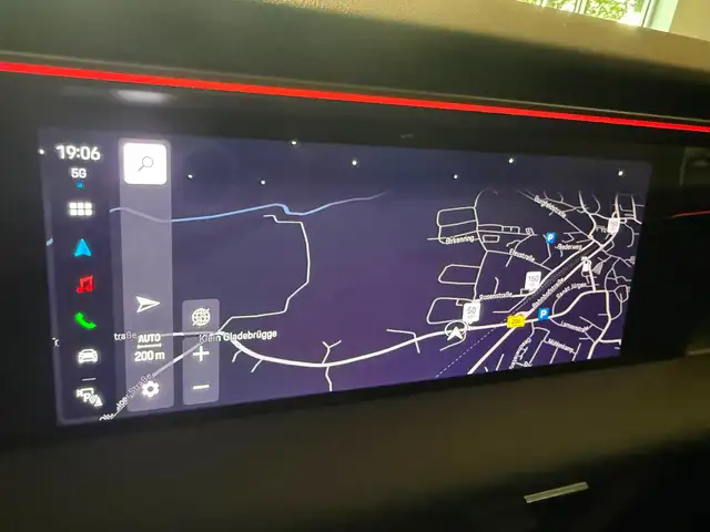 Porsche Macan view 15