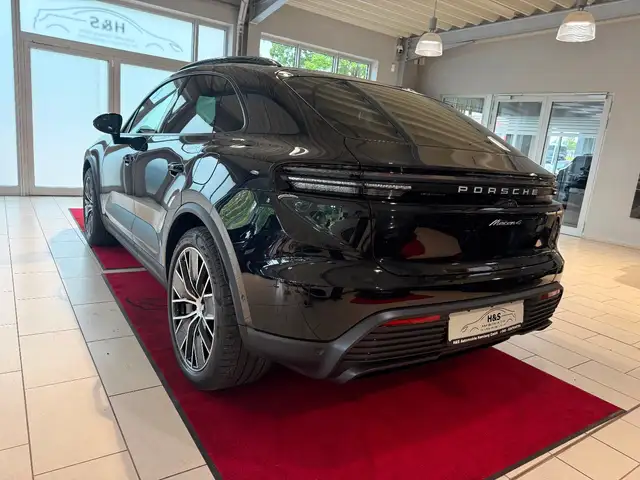 Porsche Macan view 7