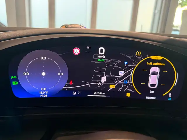 Porsche Macan view 13